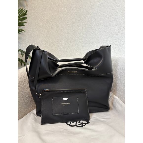 Alexander McQueen Bow Small in Black shoulder bag - Picture 2 of 11